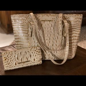 Medium Asher' Leather Tote
BRAHMIN